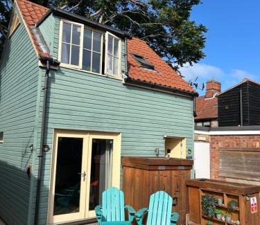 Sheringham Casa | Beach hut seaside cottage