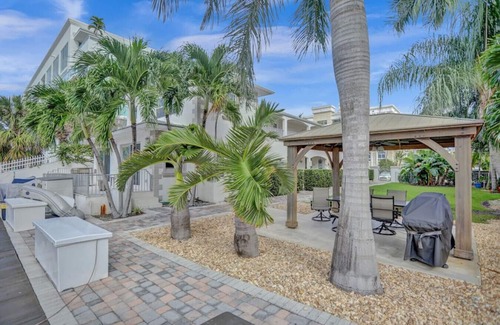 Hendricks and Venice Isles Apartamento | Beach Isles: Modern Studio Apartment in Fort Lauderdale