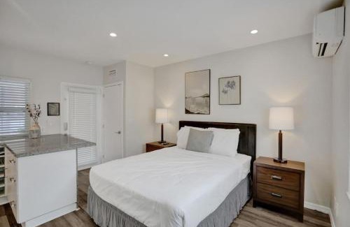 Hendricks and Venice Isles Apartamento | Beach Isles Modern Studio Apartment in Fort Lauderdale with Patio
