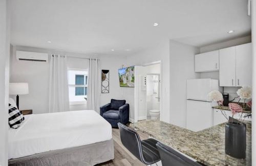 Hendricks and Venice Isles Apartamento | Beach Isles Modern Studio Apartment in Fort Lauderdale