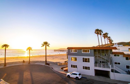 Downtown Condominio | Diez pasos de la playa. Unas vistas preciosas! El nivel superior condominio de 2 dormitorios