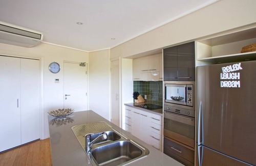 Agnes Water Apartamento | Beach Karma - Three-Bedroom Beachside Escape with Heated Communal Pool in Agnes Water