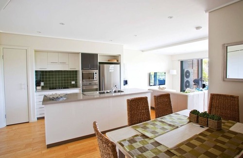 Agnes Water Apartamento | Beach Karma - Three-Bedroom Beachside Escape with Heated Communal Pool in Agnes Water