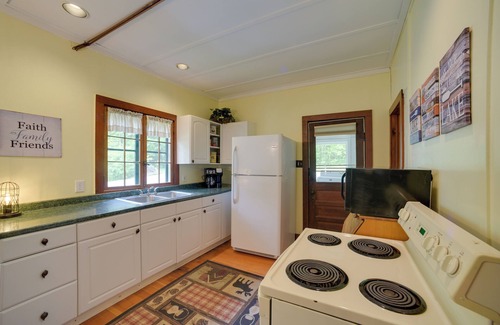 Speculator Cabina | Beach & Kayaks: Waterfront Cabin on Lake Pleasant!
