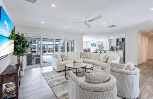 Connors Casa | Beach Life! Close To Vanderbilt Beach! & ON THE WATER, Private Oasis