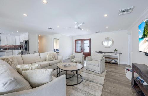 Connors Casa | Beach Life! Close To Vanderbilt Beach! & ON THE WATER, Private Oasis