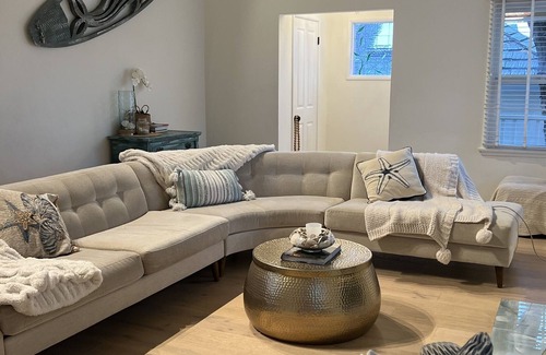 Gas Lamp Section Casa | Beach Life