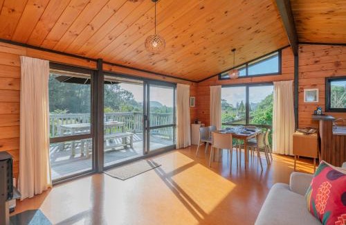 Hahei Casa | Beach Lovers Bach - Hahei Holiday Home