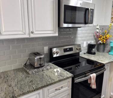 Windy Hill Apartamento | Beach Lovin/1 BR, handicap access, pets ok