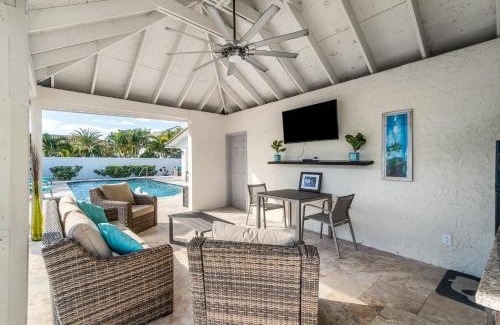 Singer Island Casa | Beach Luxury, 4B- 3B Heated Pool, Infinity Spa, Cabana with Outdoor Kitchen and TV, BBQ, Golden Tee Arcade, Walk to Beach! Sleeps 10