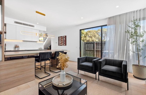 Ocean Grove Apartamento | Beach Luxury On The Park- Fireplace, Aircon, Parking, 2 bedroom, 3 bathrooms Sleeping 6
