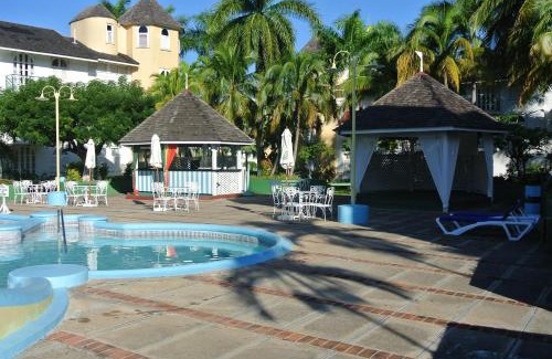 Ocho Rios Apartamento | Beach One Bedroom Suite C5