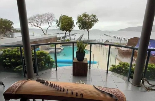 Tascott Casa | “Beach Paradise Villa | Private Garden & BBQ Area”