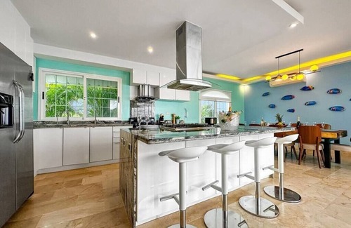Punta Cana Villa | VILLA★BLANCA and AZUL have it all – 2 stunning connected Villas with...
