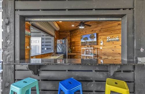 North Myrtle Beach Casa | Beach Please Waterfront Casa*Outdoor Bar*Walk2Beach
