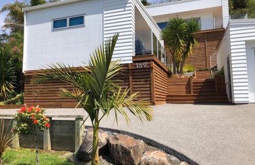 Tairua Casa | Beach Pod Studio - Tairua Bach