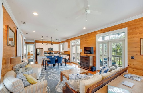 Panacea Casa | Beach & Pool Access: Peaceful St Teresa House