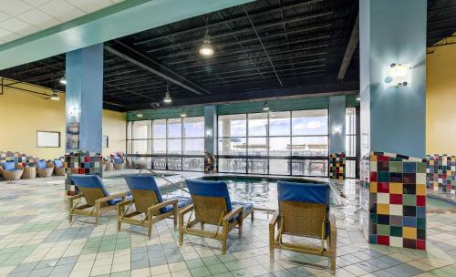 Northeast Virginia Beach Complejo | Beach Quarters Resort
