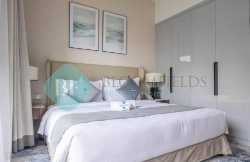 Al-Fujairah Apartamento | Beach Resort Address Luxury 2BR with Maid Sea View