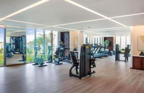 Al-Fujairah Apartamento | Beach Resort Address Luxury 2BR with Maid Sea View