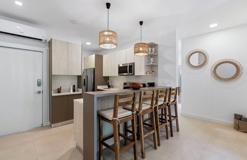Villarreal Apartamento | Beach Retreat: New Resort Style Condo with Amazing Pool