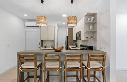 Villarreal Apartamento | Beach Retreat: New Resort Style Condo with Amazing Pool