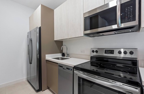 Villarreal Apartamento | Beach Retreat: New Resort Style Condo with Amazing Pool