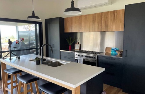 Pambula Beach Casa | Beach Retreat, renovated, easy walk to beach