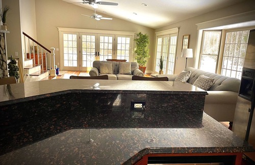 North Hampton Casa | Beach Retreat with deck and hot tub - short walk to ocean