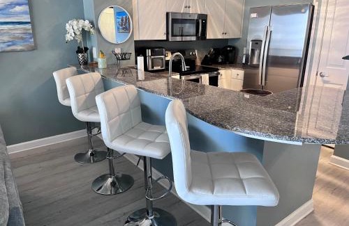 Panama City Beach Apartamento | Beach, Sand, Sun & Pool 2BR 2BA Condo