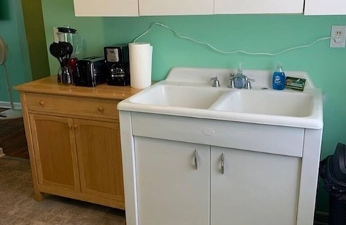 Cottage Line Apartamento | Beach Side Studio #4 1 Bedroom Apts by RedAwning