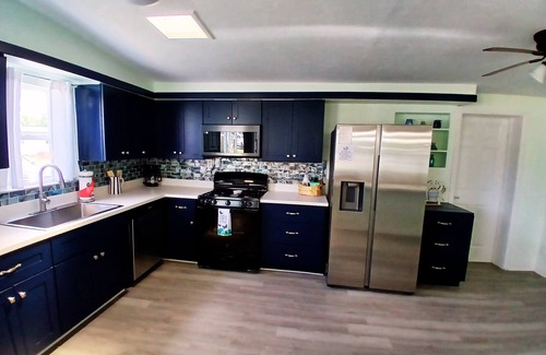 Bayshore Gardens Casa | Beach & Sports Haven w/Pool near AMI & IMG Academy
