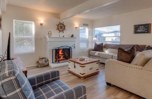 Seaside Casa | Beach Street Getaway- Seaside