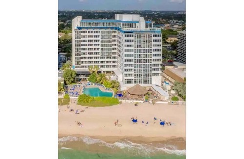 Bermuda Riviera Apartamento | Beach Studio@Ft. Lauderdale Beach front Hotel Resort near Lauderdale by the Sea