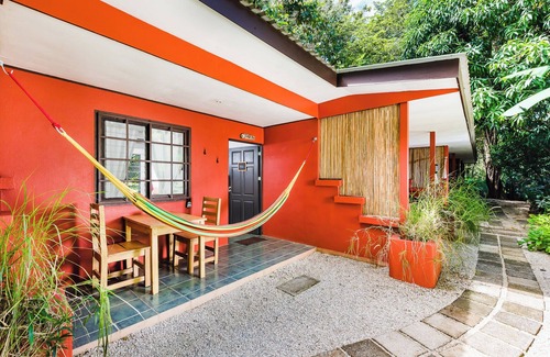 Palm Beach Estates Apartamento | Beach Studio in Playa Grande. Fast WiFi, Cold AC, Full kitchen. Close to beach.
