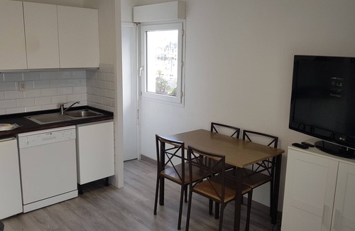 Hendaye Apartamento | Beach Studio Superb Terrace frente al puerto deportivo, estacionamiento convenientemente ubicado