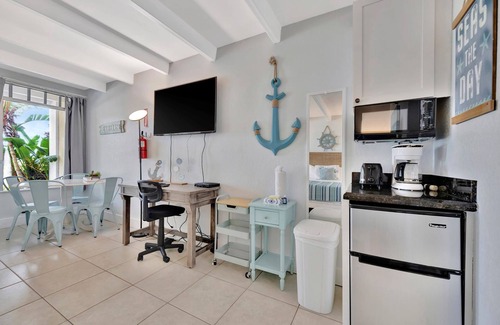 Ruskin Apartamento | Beach Suite Pool Hot Tub Gym Game Room Tennis