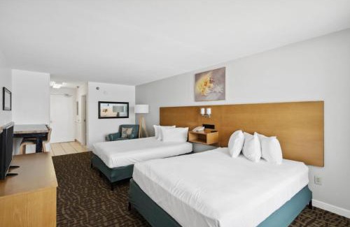 Panama City Beach Hotel | Beach Tower Beachfront Hotel, a By The Sea Resort