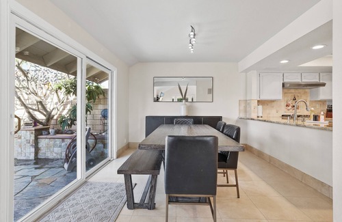 Huntington Beach Casa | Beach townhome with two car garage!