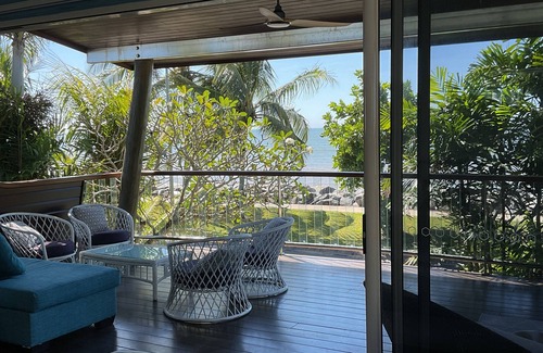 Machans Beach Casa | Beach vibes 2-bedroom house with gorgeous sea views in Machans Beach