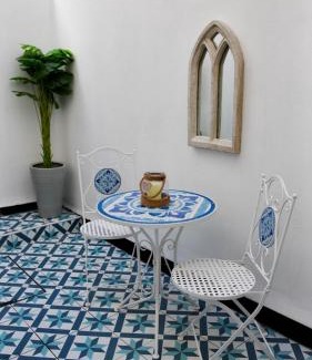 Folkestone Casa | Beach View, 4 bedroom house opposite the sea! Sleeps 10