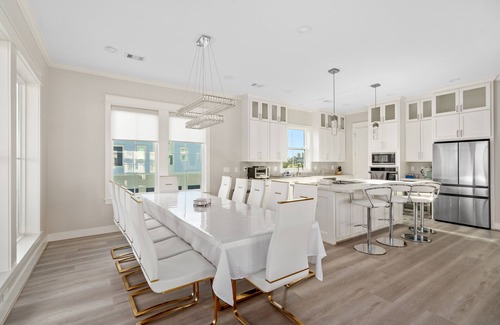 Galveston Casa | Beach view, central location, EV charger, 6 free parking, elevator