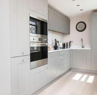 Salcombe Apartamento | Beach View - Stylish Stay, Estuary Views & Luxury Spa Access