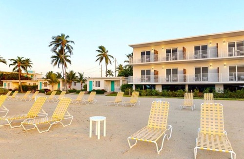 Islamorada Apartamento | Beach View Unit in Islamorada! Pets Allowed, Parking, Pool!