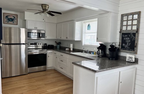 Bermuda Beach Casa | Beach views! 1 Minute walk to beach! Wake up to the sound of crashing waves!