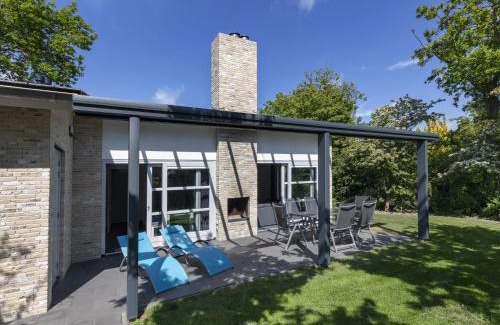 Sint Maartensvlotbrug Casa | Beach Villa in North Holland with Patio
