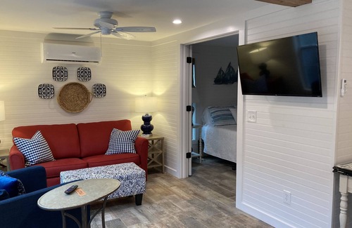 Saint Simons Island Casa | Beach Walk Bungalow 1Bedroom 1Bath, 4 blocks to the beach!! Private Courtyard