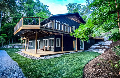 Port Carling Casa | Beach Waterfront Home, Large Decks, sunset views, chefs kitchen, family friendly