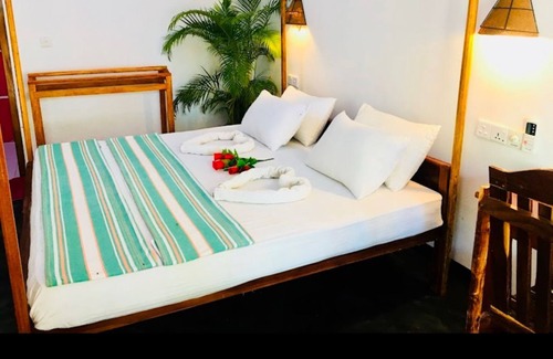 Pottuvil Division 2 Hotel | Beach Wave Hotel