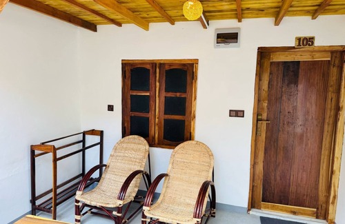 Pottuvil Division 2 Hotel | Beach Wave Hotel